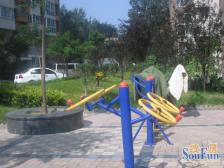 秦岭路地铁口 一楼带院大三房 院子40-50平