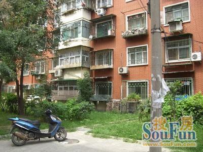  �ƿ��´�2��1��1���ϱ�����1580.00Ԫ/�³��� 