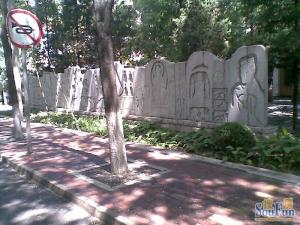 和平家园中间楼层两居室。不临街通透性好