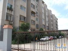 师范小区低楼层2室双气都有有地下室诚意出售