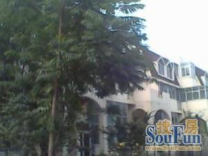 地铁口山姆会员店旁,客厅挑空,位置好采光好诚售
