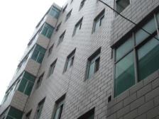 国贸旁示范型小区双气3房2厅停车方便低楼层