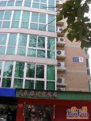 南北通透两居,格局方正,中间楼层采光通风好