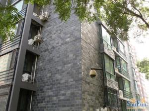 中间楼层两居室带客厅
