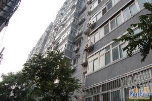 天桥地铁公园旁边中间楼层低总价一居