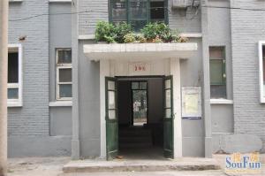 南纬路2号院4室1厅南