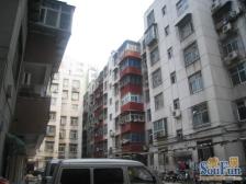 出门既是地铁口 很便利 低总价的两居室