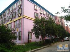 此房满五,高楼层, 多层大三房,一梯两户,得房率高