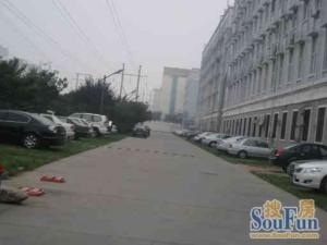 正岩小区,地铁口,南北通透两房秒改三房