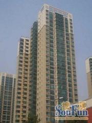 YI成花园电梯房三居室,客厅带大阳台,可欣赏山景