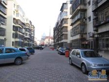 中盈小区 简单装修 无遮挡 位置好 一楼进出方便