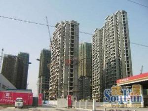 新苑街10号院白石桥南地铁带客厅两居室邻公园