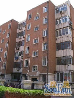 六所宿舍楼实景图