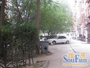 北无家属院中间层全天采光一梯两户看公园