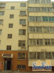 湾里西小区 南北通透 一层 好户型