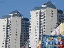 近车站公园房子视野宽阔阳,阳光明媚