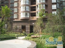 地铁口 精装修四房 满五年税费少 观景效果好 拎包入住