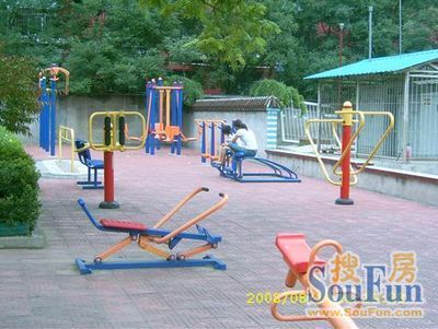 六所宿舍楼实景图