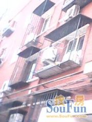 地铁沿线,中间楼层一居室,有钥匙。