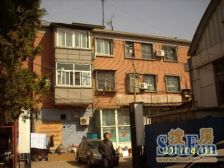 景山公园东门低楼层一居室朝南