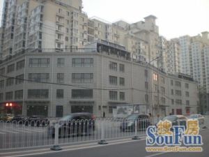华威南路近三环出行方便独门独院南向一居无遮