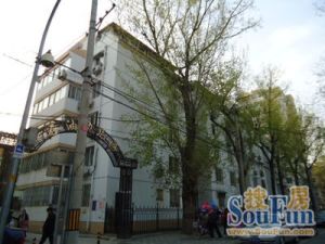 六铺炕一区 1室1厅 东