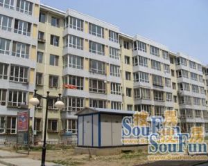 大三居,精装修,上学方便,中间楼层