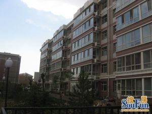 赛罕区万豪长隆湾电梯经典三居室精装修婚房