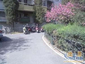 万泉庄1号院中间层两居室