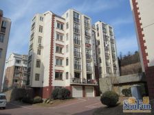 松峪一期三室,得房率高!看房方便!