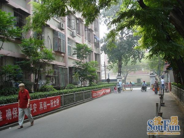 小区相关图