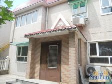 房子是独栋别墅,地上2层 ,带前后院子。