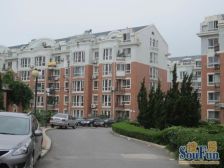 绿波花园 精装修带露台中间位置全天采光拎包住