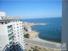 小区东排 无遮挡 东南朝向 4室2卫 客厅朝东直面大海