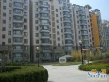 美式风格精装,中间楼层,附带家具家电,看房方便