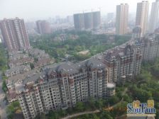 精装修,小高层四房,得房率高,带2个车位,储藏间。