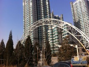 距离1号线传媒大学站390米,中间楼层,诚意出售