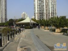 高区景观无遮挡、全南房型阳光充足,临学效和小区入口