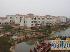 一楼带下跃 带车库 精装修 位置好 看房方便 价格便宜