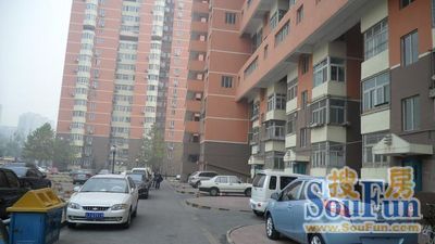 苹果园东口建行楼实景图