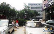 车公庄地铁站旁2000年后物华大厦小区