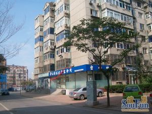 华南山东路 3楼大两局独立客厅 单价9000 去外地急售