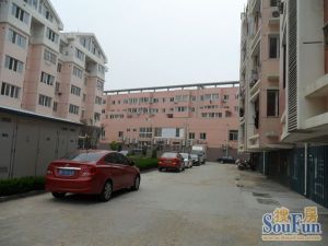福海路边70年大产权两室直接入住