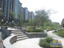 卢瓦尔小镇1楼精装带花园同通地下车库