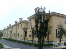 急售-两层纯独栋-300平大院.一楼俩卧室-户型好-位置佳