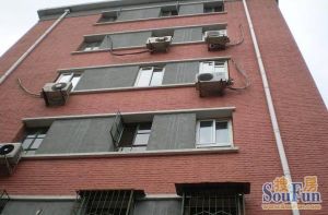 2007年房龄、满五年唯一、楼层低适合老人,有地