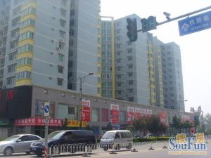 荣鹏花园·4室·1厅靠近南关地铁站采光好