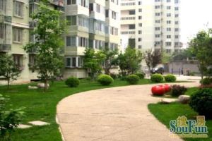 亮马河边正规一室一厅出入方便业主诚意出售