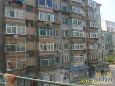 黑石礁 东财旁 封闭小区 无坡两室两厅带装修 居住安静