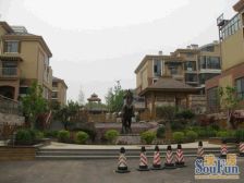 窑头路 燕山银座 砚池山脚下叠墅